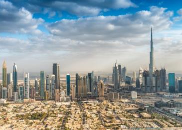 الوافدون المتقاعدون بإمكانهم الحصول على إقامة 5 سنوات في الإمارات